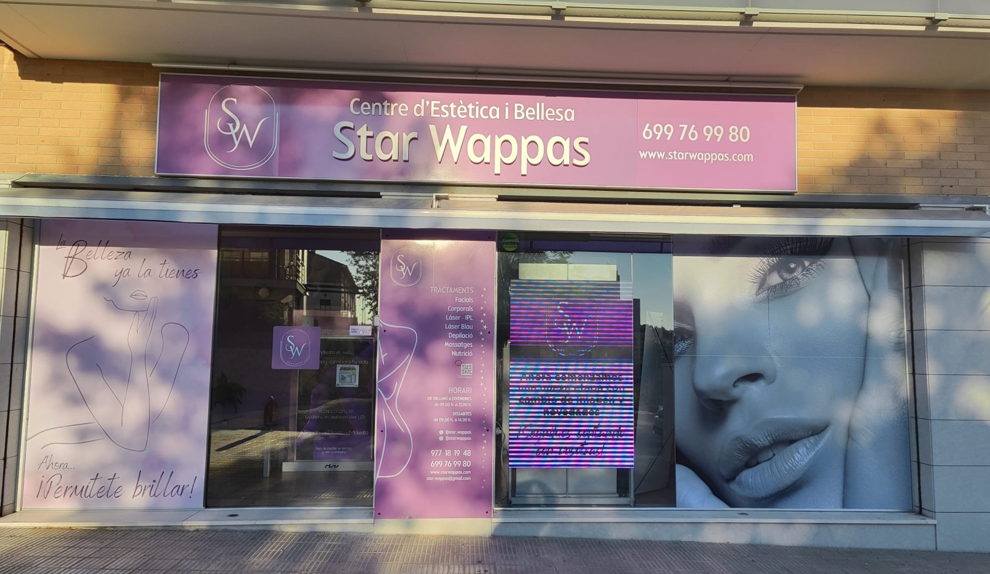 Fachada de Star Wappas en El Vendrell